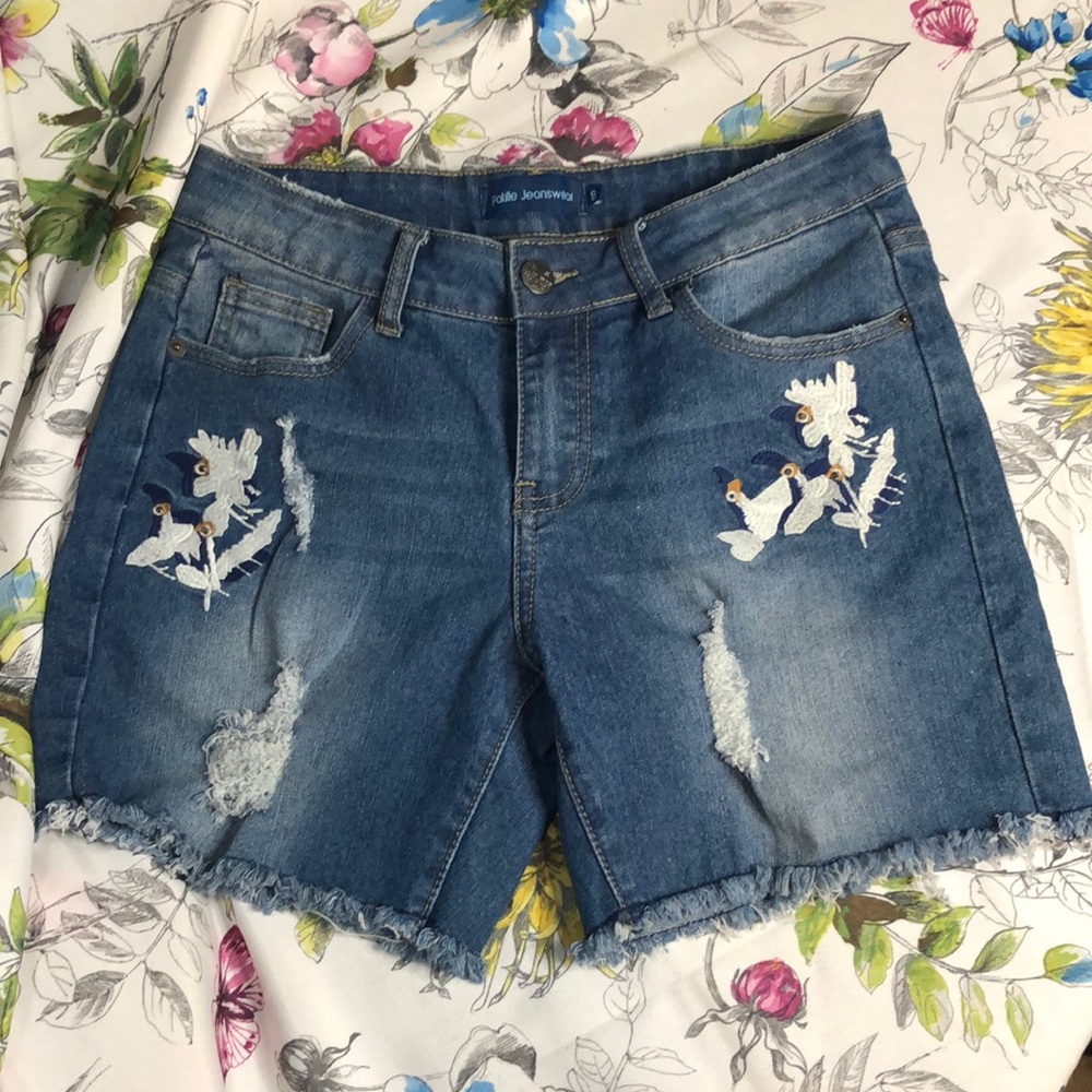 ☀️ $5 sale Patille Jeanswear embellished  embroidered distressed jean shorts 8